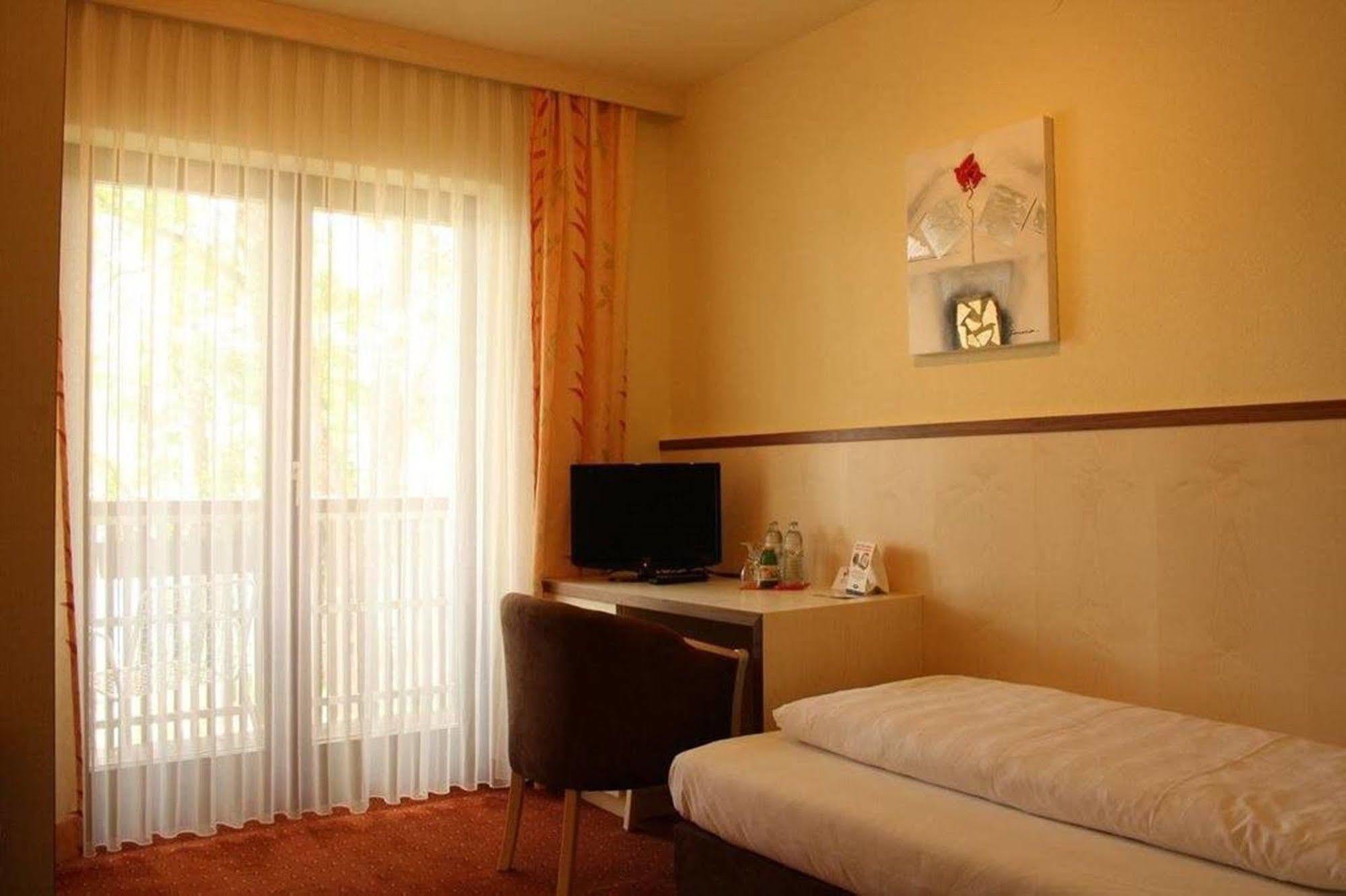 Seehotel Vinzenz Velden am Wörthersee Exterior foto